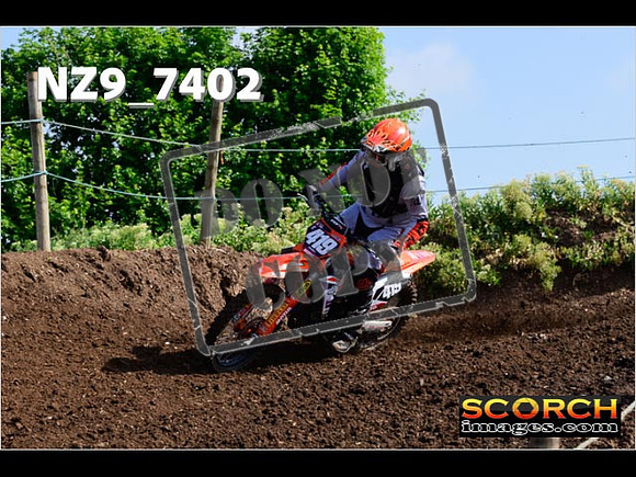 Experts-047
