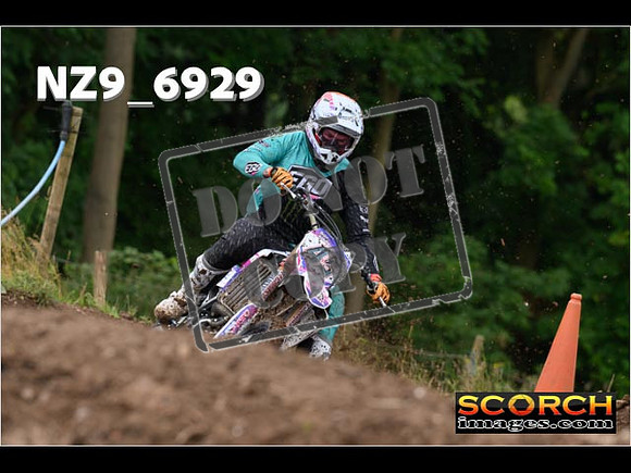Experts-056