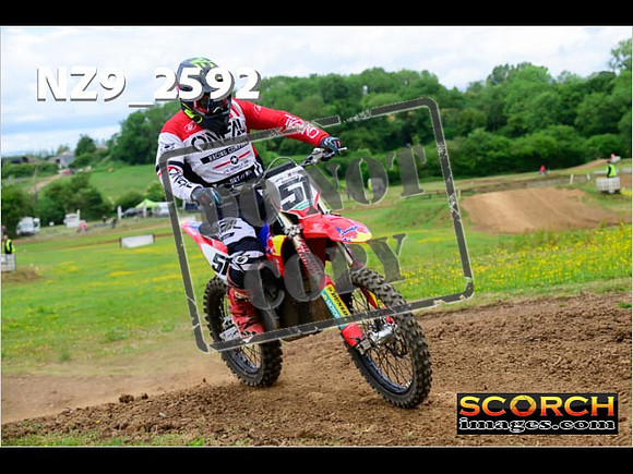 Experts-090