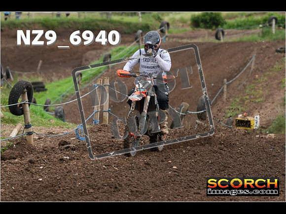 Experts-067