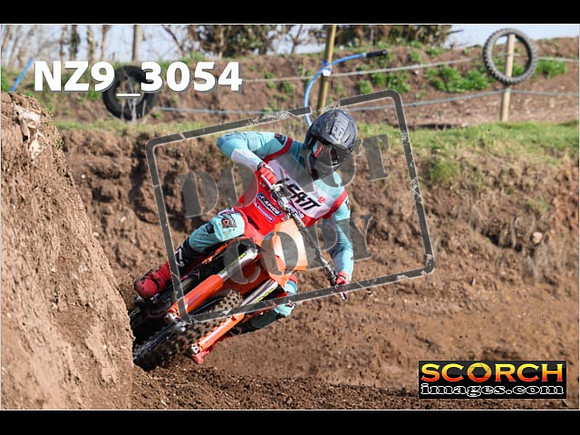 Experts-092