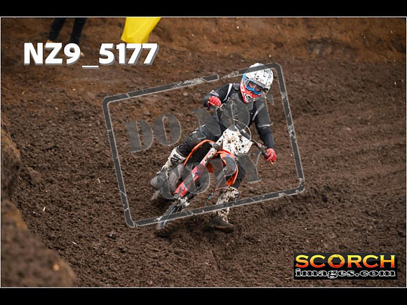 Experts-042