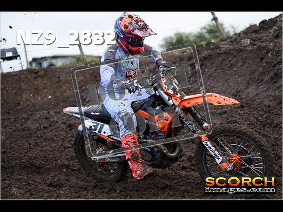 Experts-055