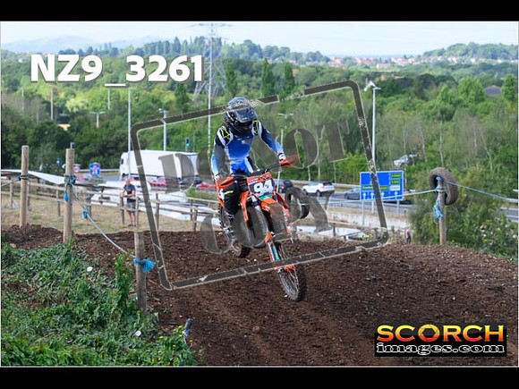 Experts-067