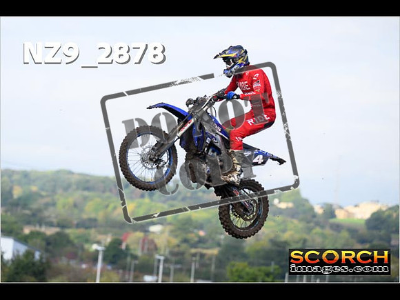 Experts-093