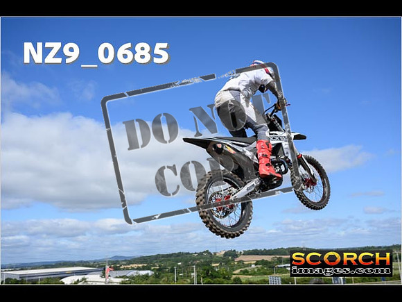 Fri09Aug-049