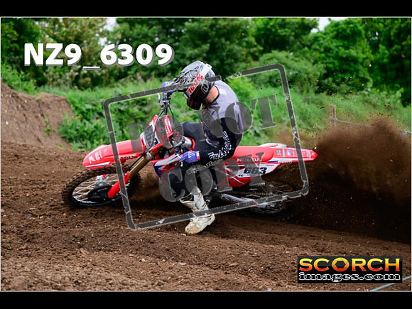 Experts-063
