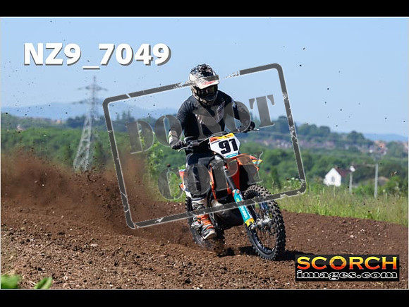 Experts-034