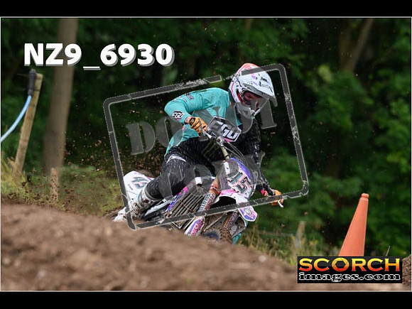 Experts-057