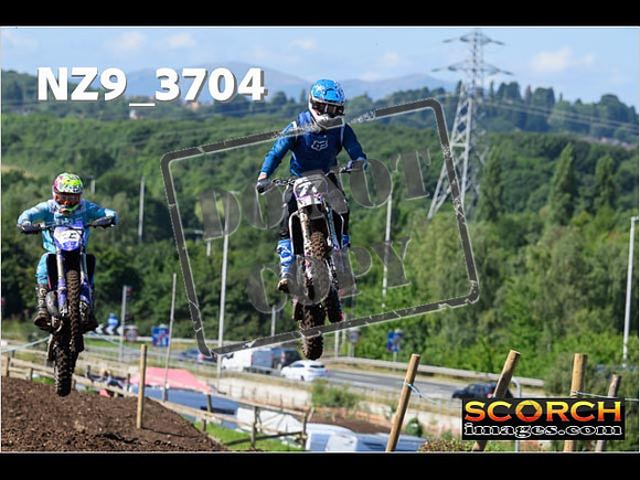 Experts-069