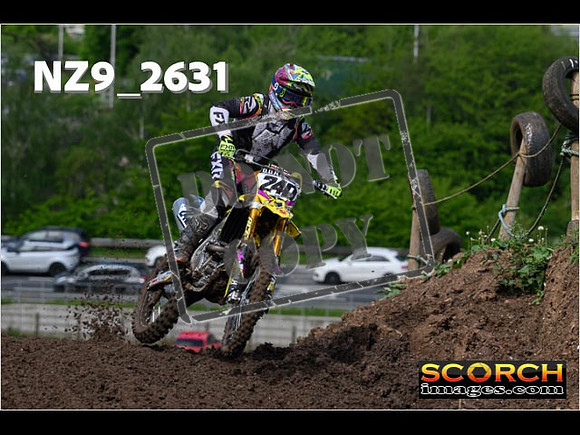 Experts-097