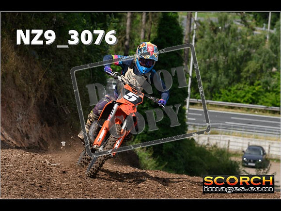 Experts-087