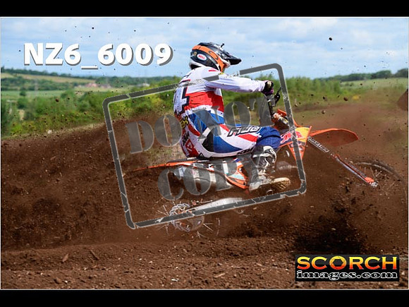 Experts-053