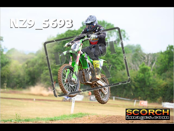 Experts-092