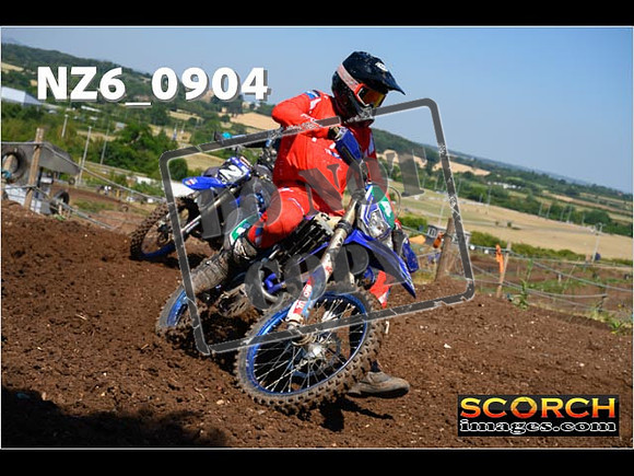 Experts-064