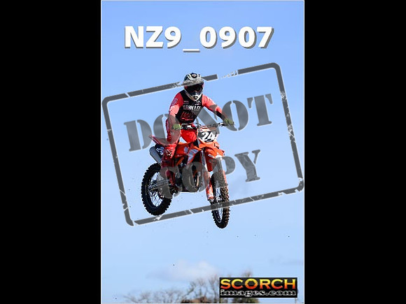 Experts-082