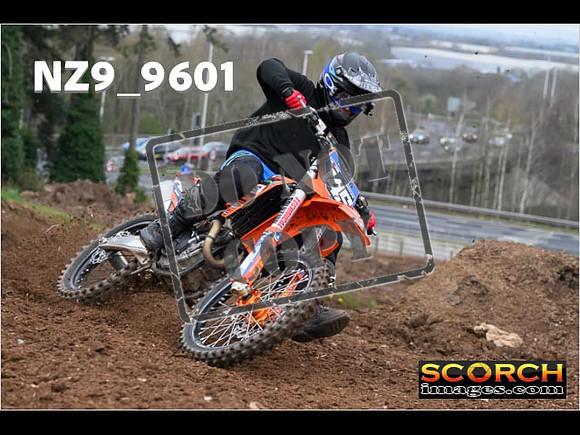 Experts-056