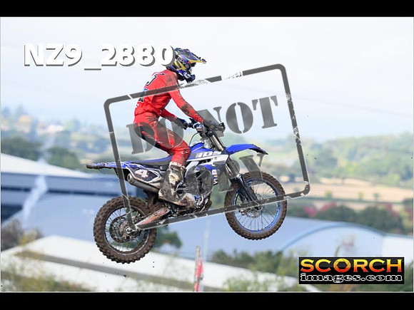 Experts-095