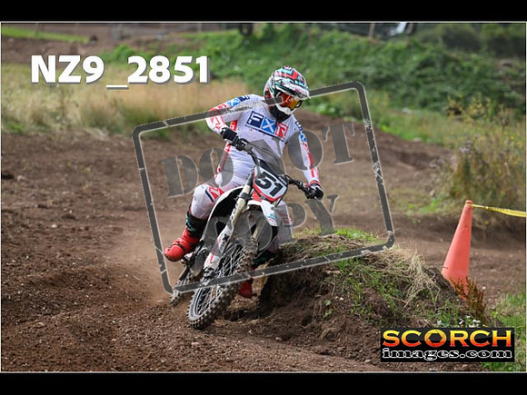 Experts-069