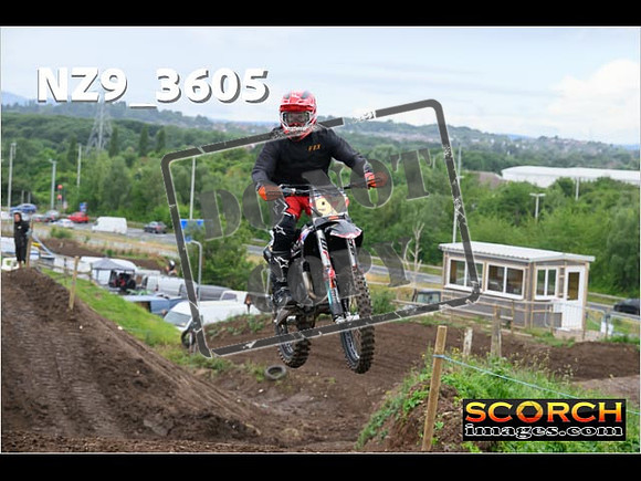 Experts-016
