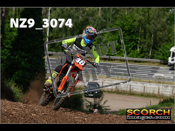 Experts-085