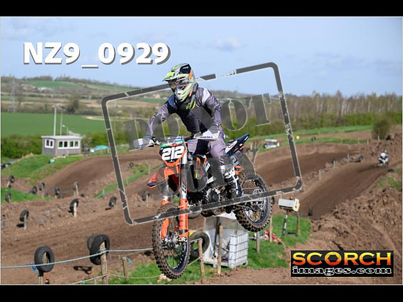Experts-097