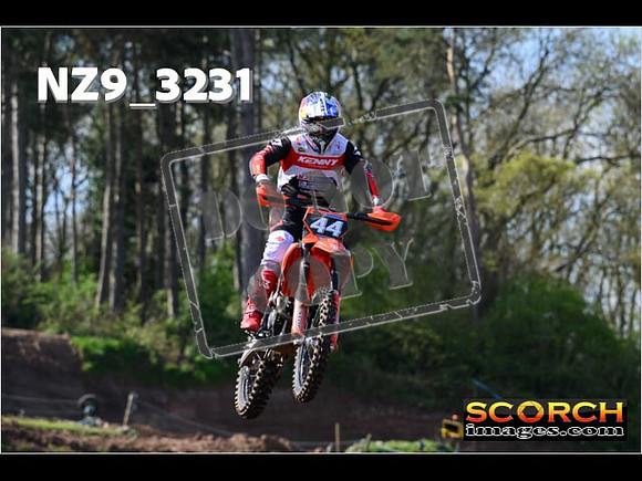 Experts-090
