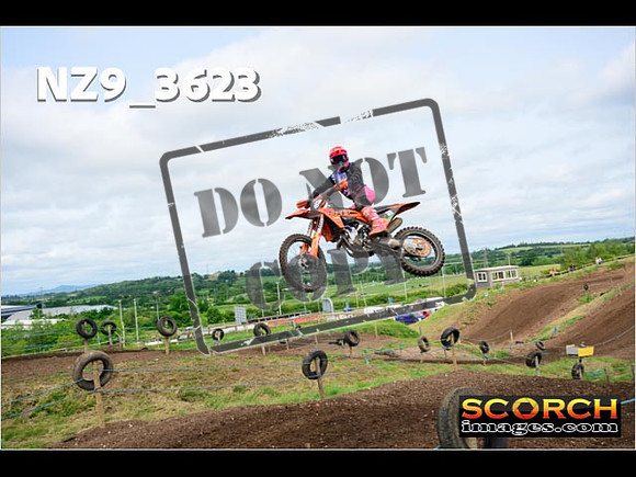 Experts-073