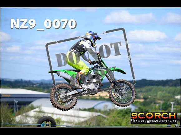 Experts-080