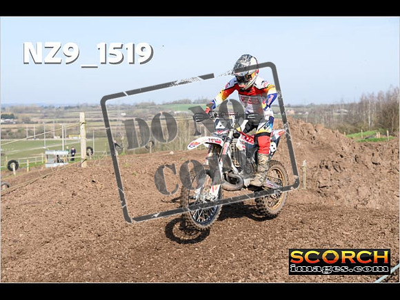 Experts-063