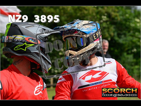 Experts-009
