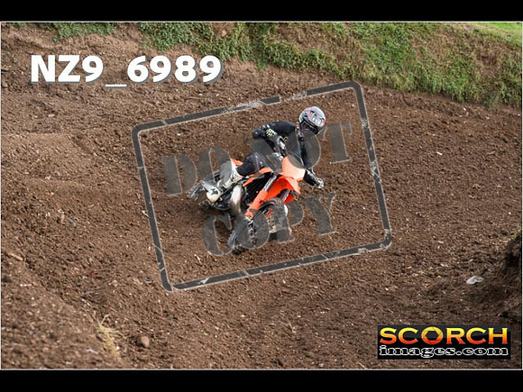 Experts-064