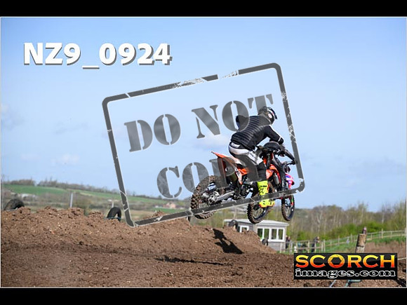 Experts-093