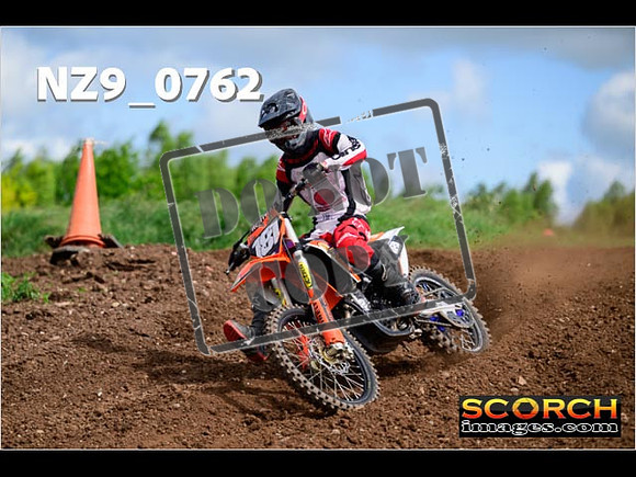 Experts-086