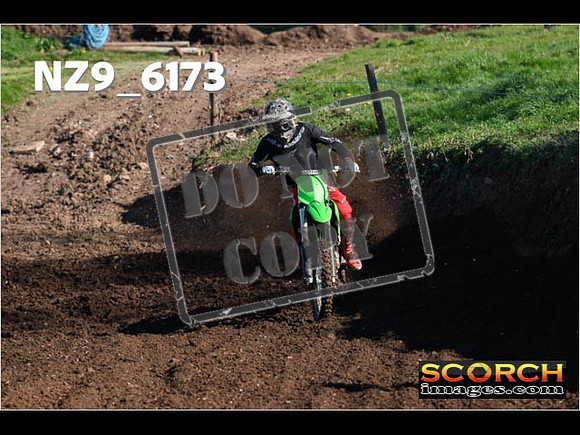 Experts-086
