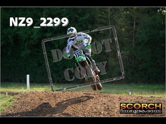 Experts-064