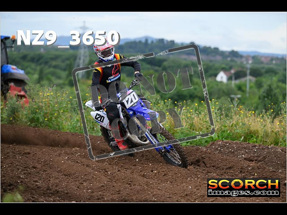 Experts-058