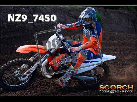 Experts-094