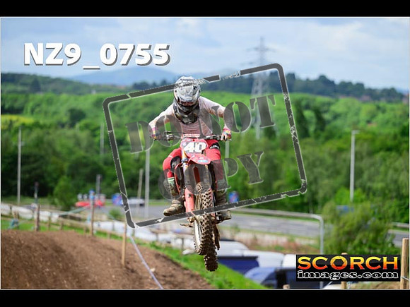 Experts-079