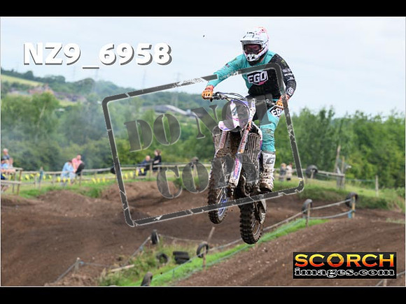 Experts-083