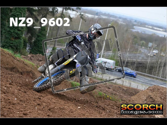 Experts-057