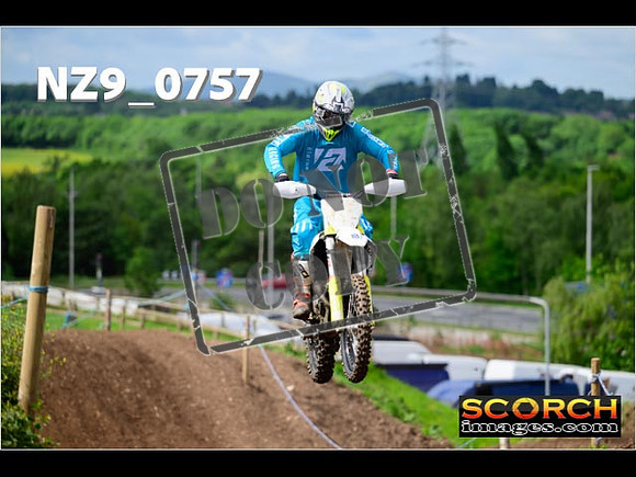 Experts-081
