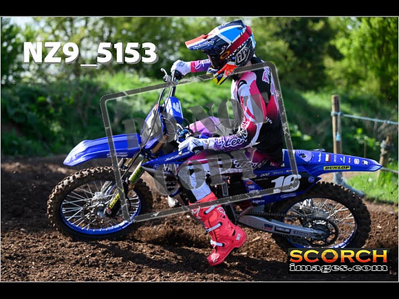 Experts-063