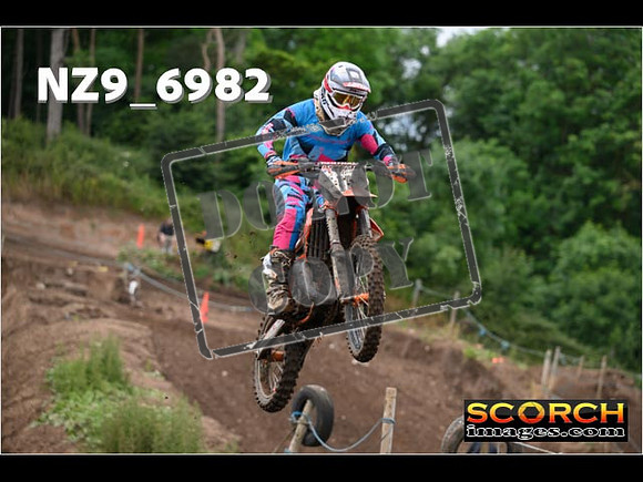 Experts-106