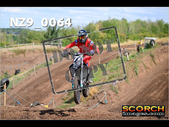 Experts-074