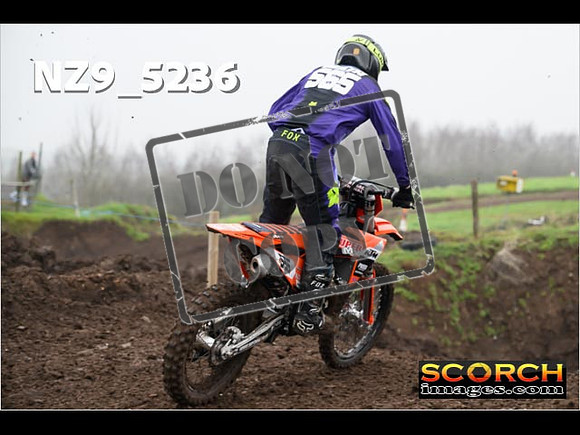 Experts-096