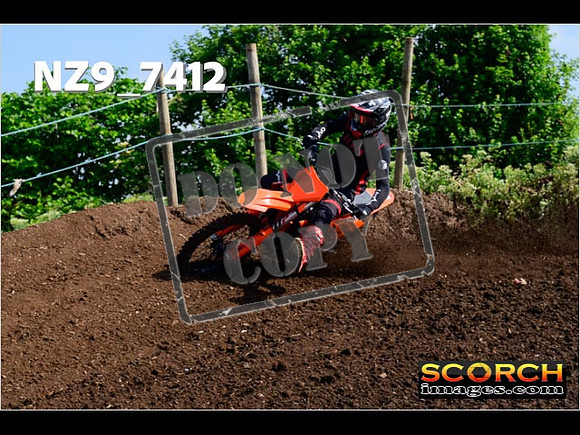 Experts-057