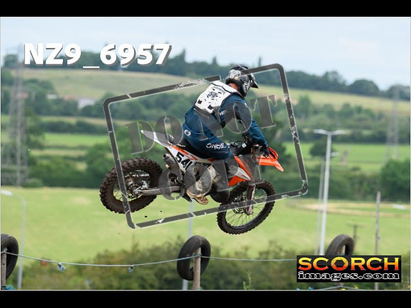 Experts-082