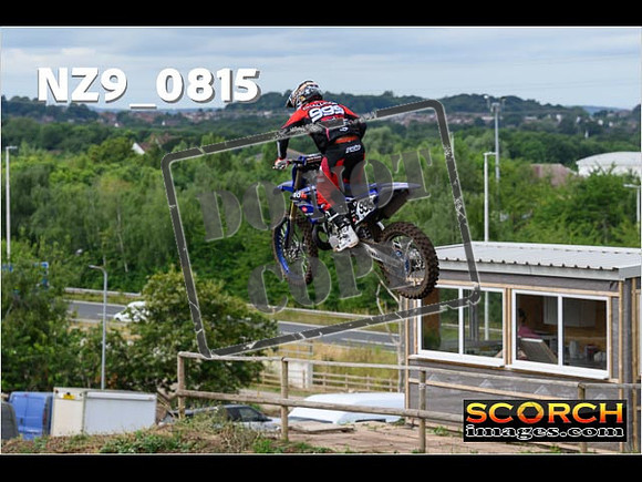 Experts-083