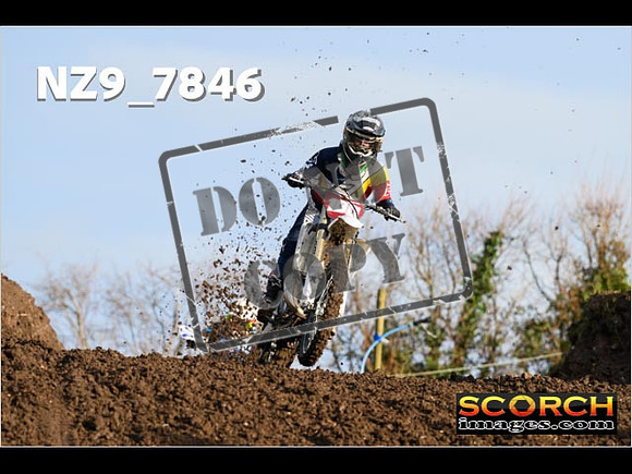 Experts-063